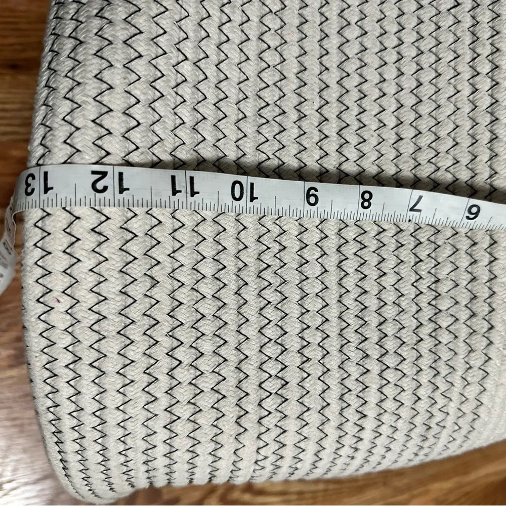 NWOT Woven Basket With Lid For Storage - Picture 7 of 8